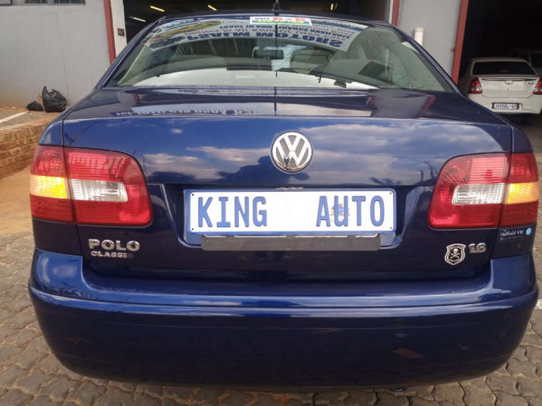 Manual Volkswagen Polo Classic 2009 for sale