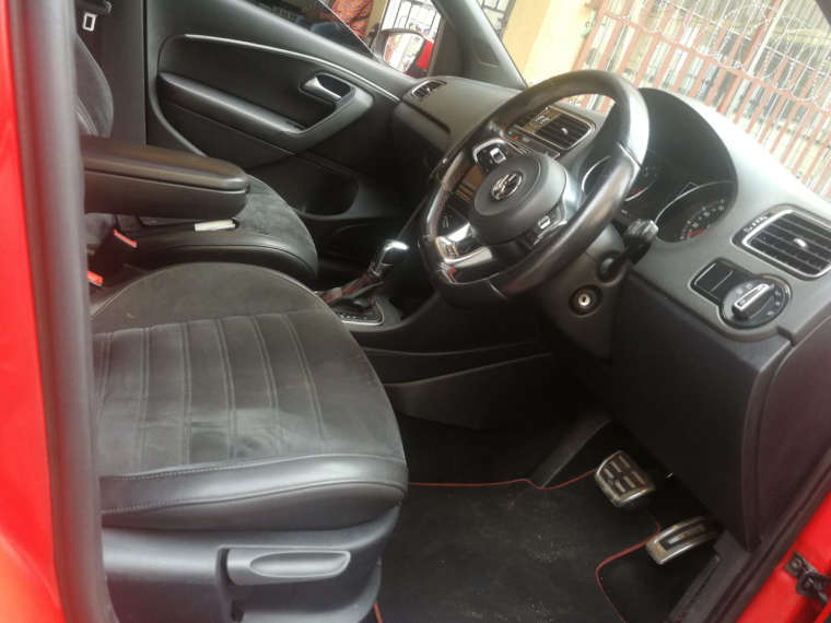 Automatic Volkswagen Polo 2016 for sale