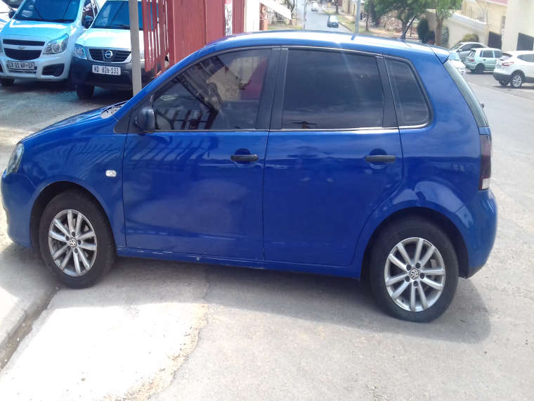 Manual Volkswagen Polo 2012 for sale