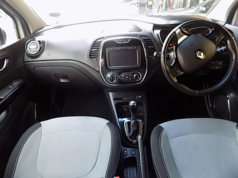 Automatic Renault Captur 2015 for sale